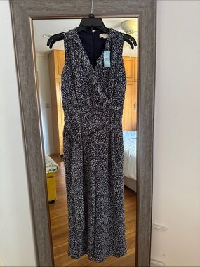 Sleeveless Navy Floral Wrap Maxi Jumpsuit Size 6P LOFT Navy/White fully lined🍀